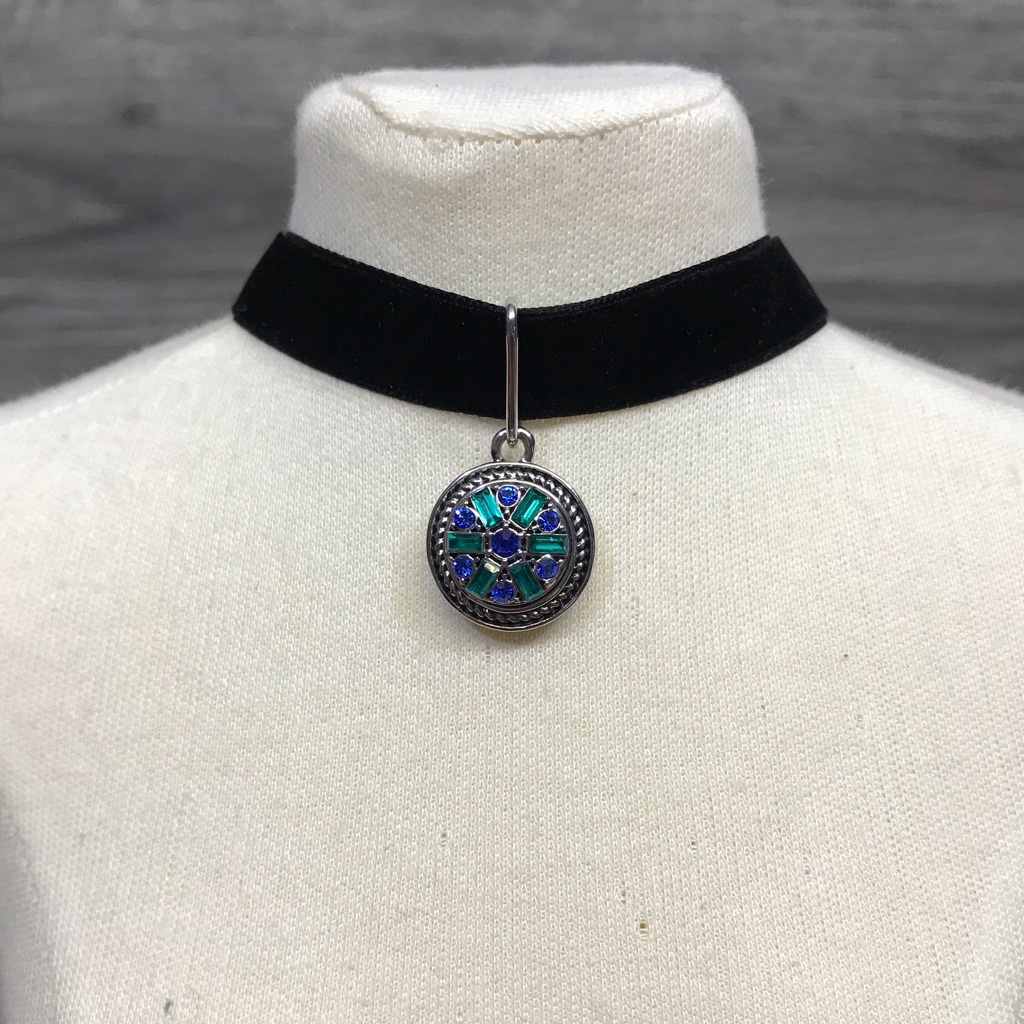 Ginger Snaps Black Velvet Chocker With One Charm